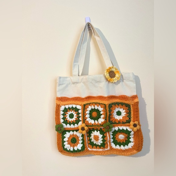 Chic Floral Crochet Tote Bag - Orange and Cream - Picture 5 of 10